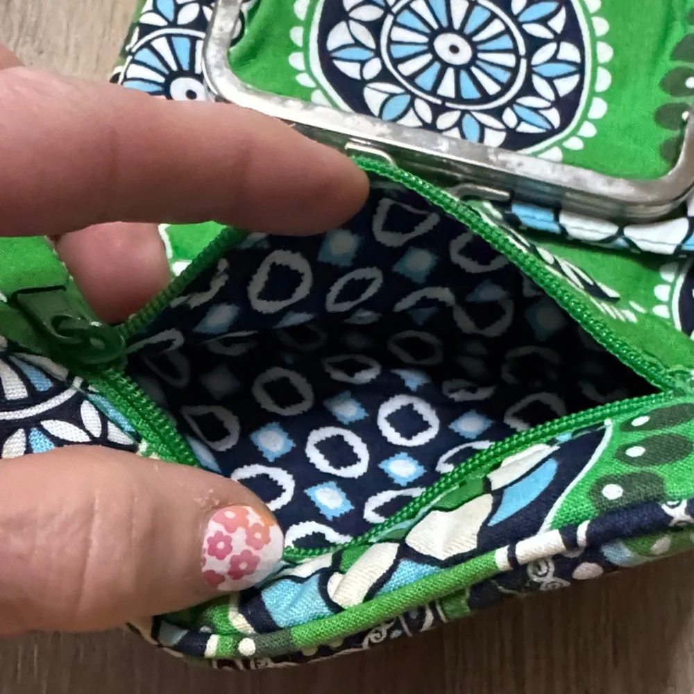 Vera Bradley wallet in the
"Cupcake Green" pattern in good condition - Picture 7 of 10